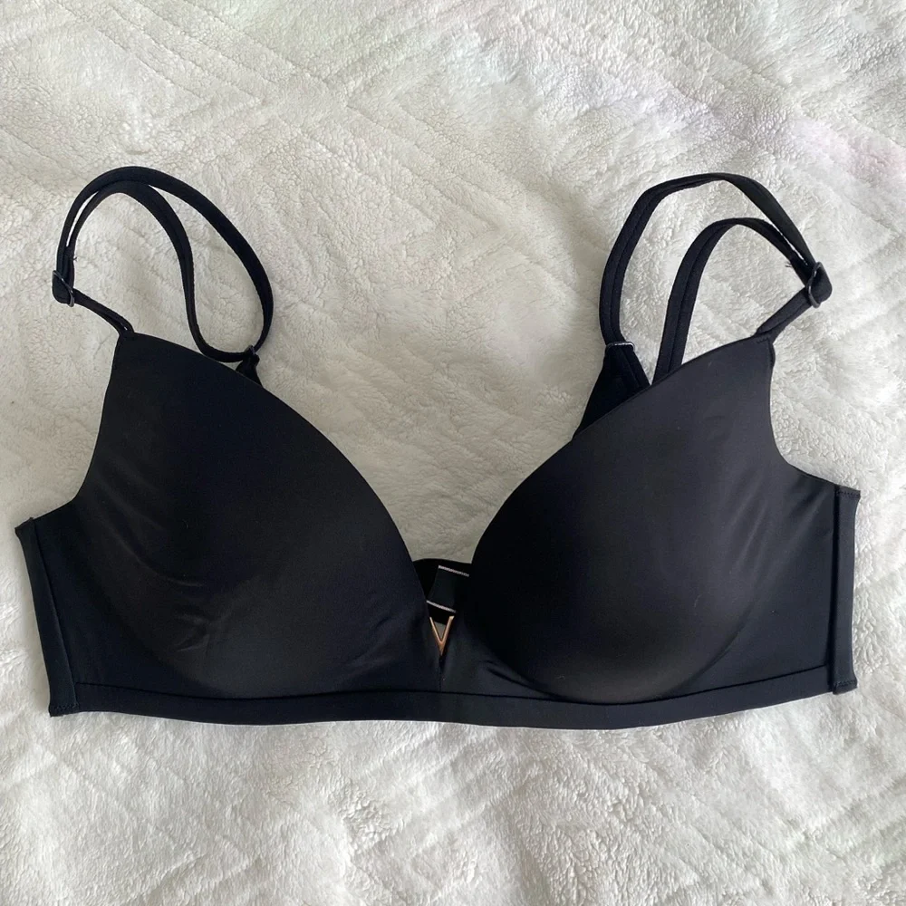 Victorias Secret. Black padded no wire bra - Picture 1 of 6